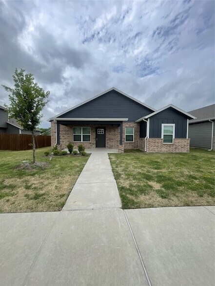 Building Photo - 4012 Dayton Dr