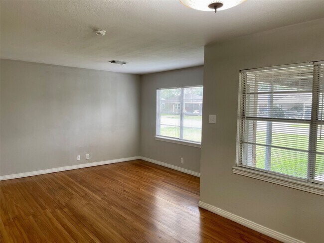 Foto del edificio - 617 Fostoria Ln