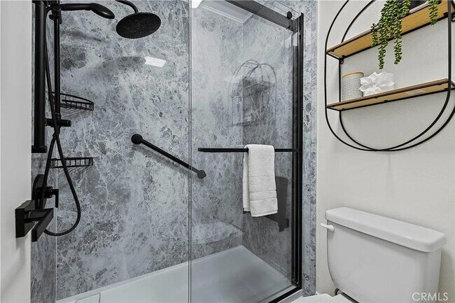 Foto del edificio - 24143 Del Monte Dr.