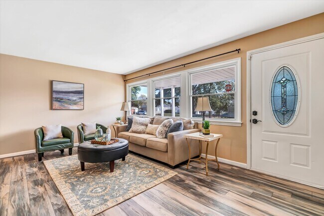 Foto del edificio - 6309 Sheppard Dr