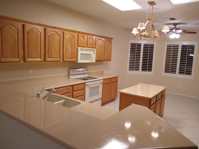 Foto del edificio - 39354 Falconwood Ct