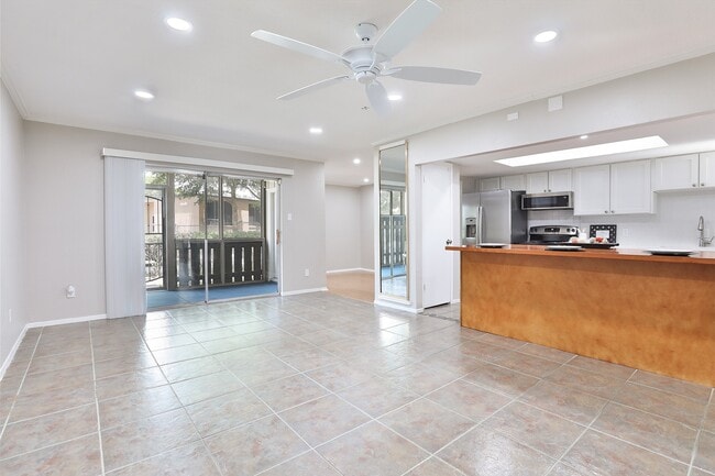 Building Photo - 5005 Georgi Ln