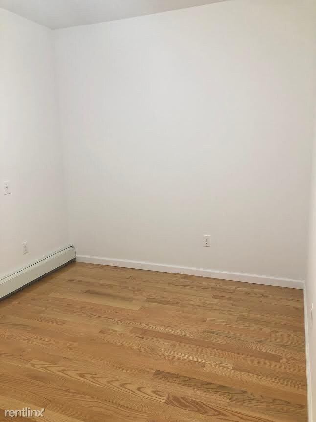 Building Photo - 3 br, 2 bath  - 3558 Crescent St