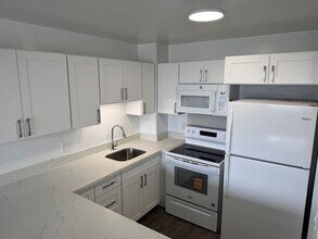 Building Photo - 55S S Kukui St