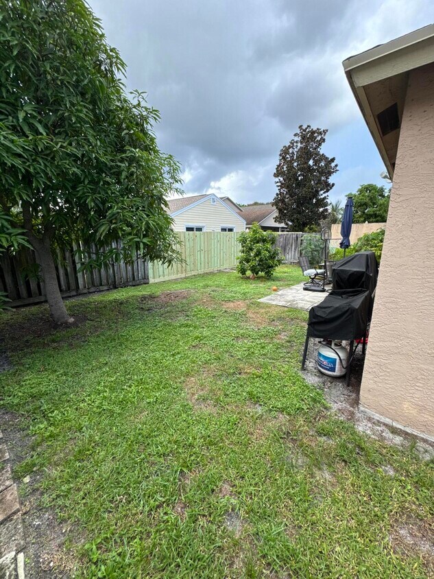Foto principal - 5621 Azalea Cir