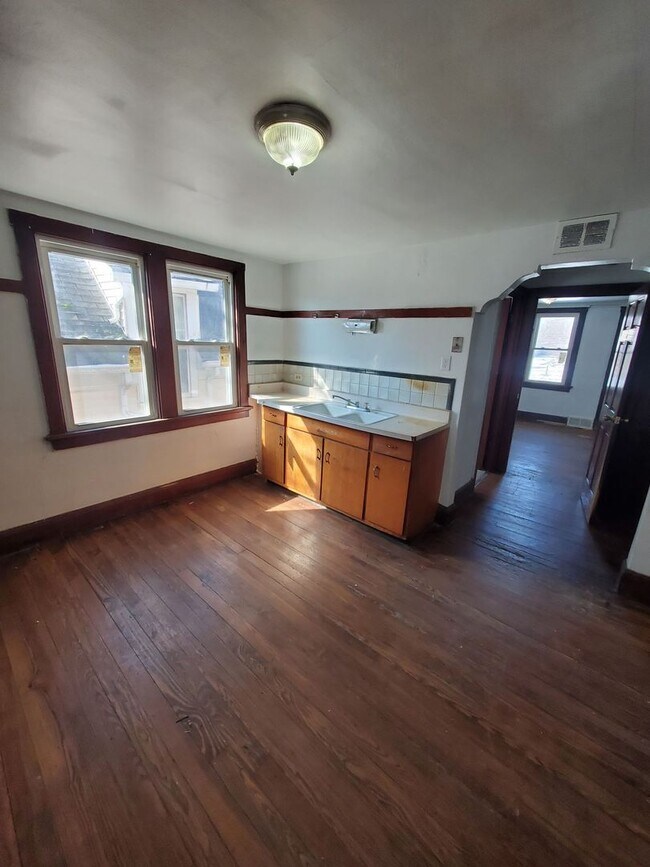 Building Photo - 3216 N Achilles St