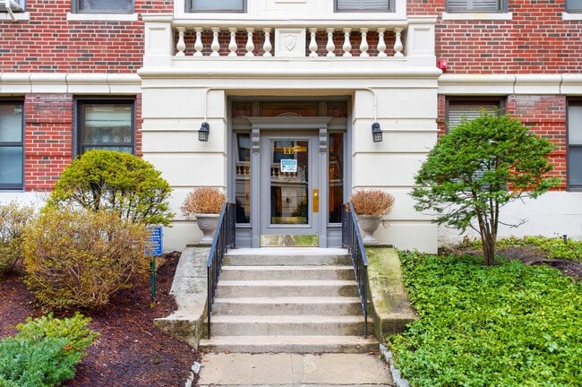 Photo - 137 Englewood Ave Townhome