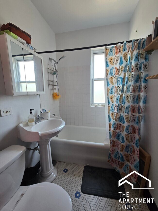 Foto del edificio - 2474 W Pensacola Ave