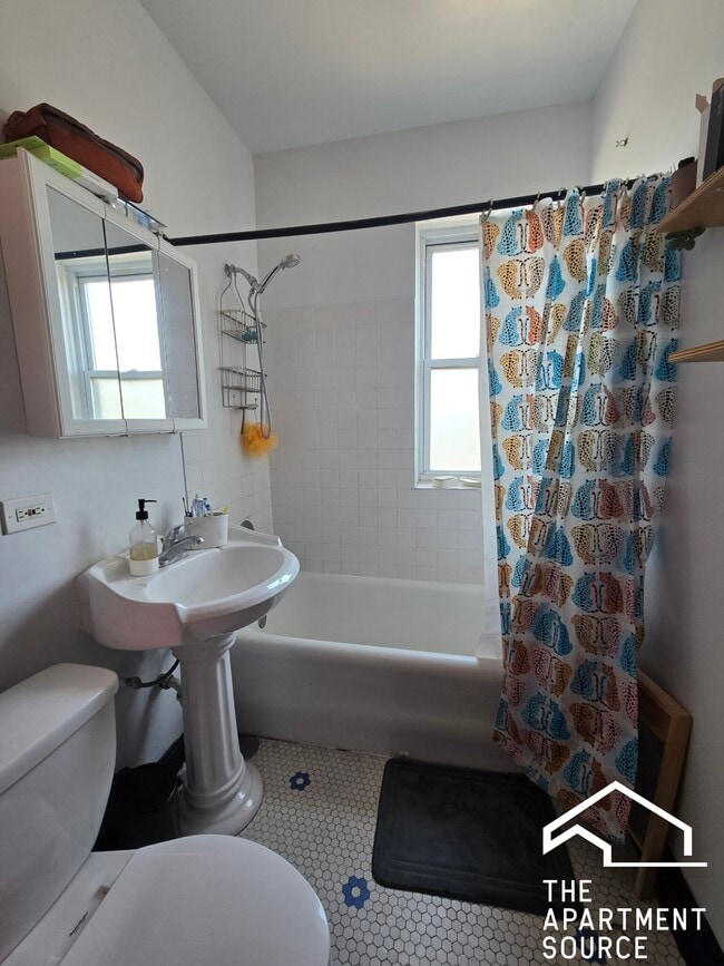 Foto del edificio - 2476 W Pensacola Ave