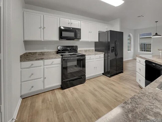 Foto del edificio - 3420 Rob Roy St