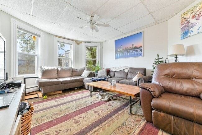 Foto del edificio - 748 E 3rd St