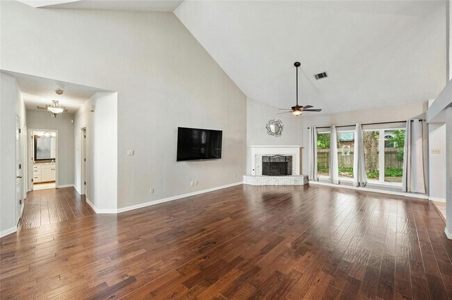 Building Photo - 8108 Henry Kinney Row