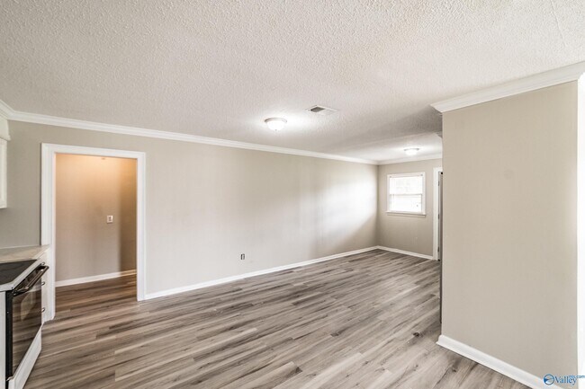 Foto del edificio - 5204 Grizzard Rd NW