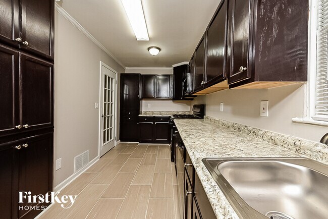 Foto del edificio - 8356 Hilltop Rd