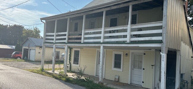 Building Photo - 224 E Middle Street