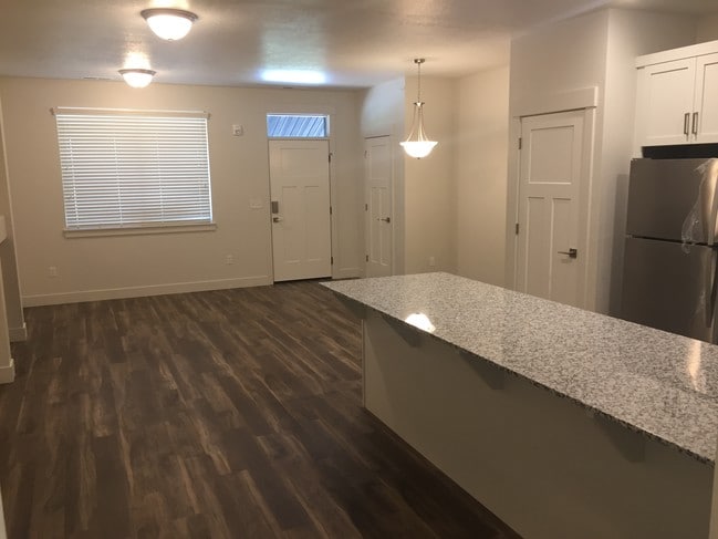 Living Room - 695 E Main St