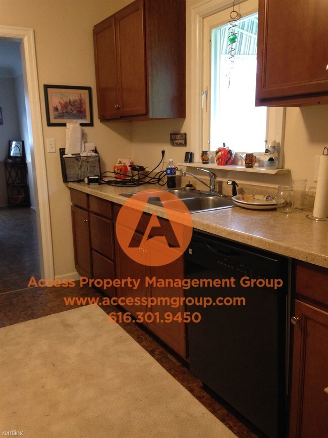 Foto del edificio - 3 br, 1.5 bath House - 176 Oakhurst Ave