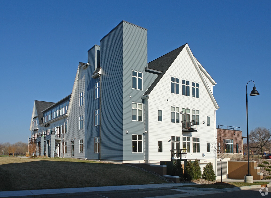 Building Photo - Village on the Cannon