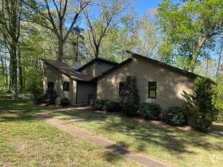 Building Photo - 2715 Garces Cir