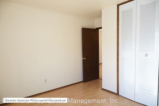 Building Photo - 4246 S 60th St