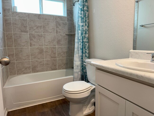 Foto del edificio - 9603 Lowline Brg