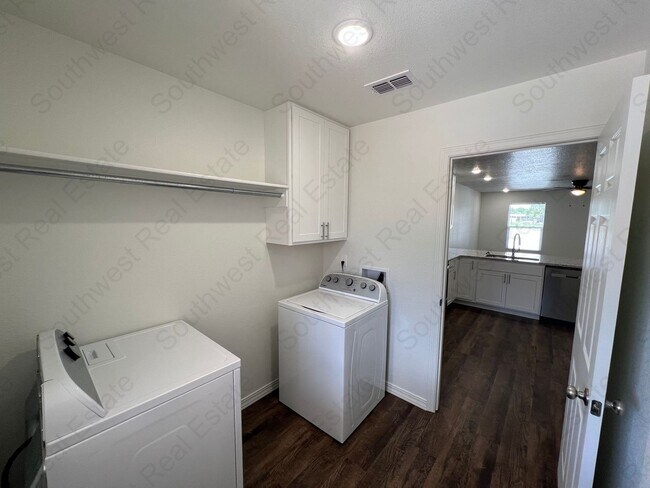 Foto del edificio - 2129 Bobwhite Ct