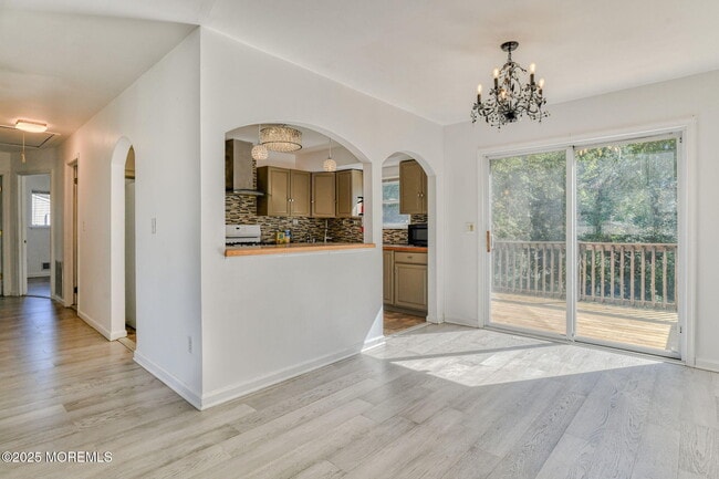 Building Photo - 204 Mill Creek Dr