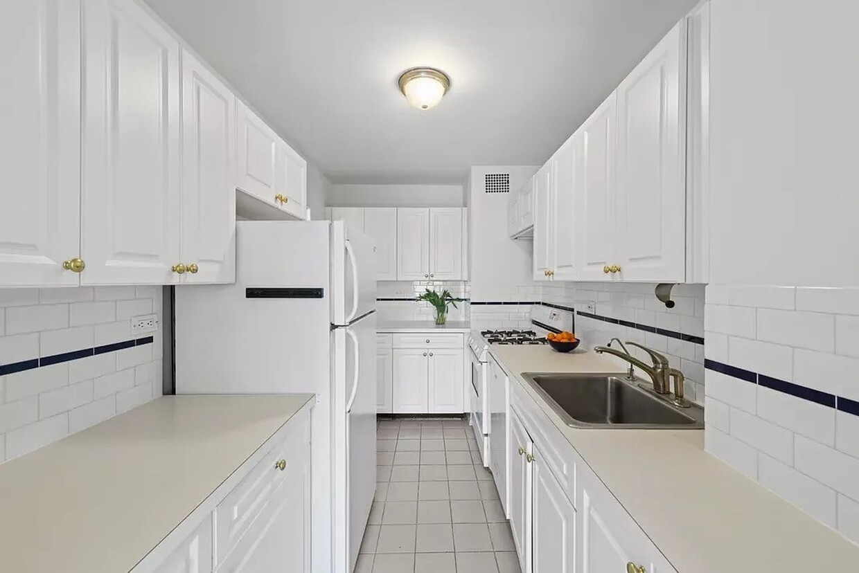 Primary Photo - Freshly Renovated 1 Bedroom 1 Bathroom