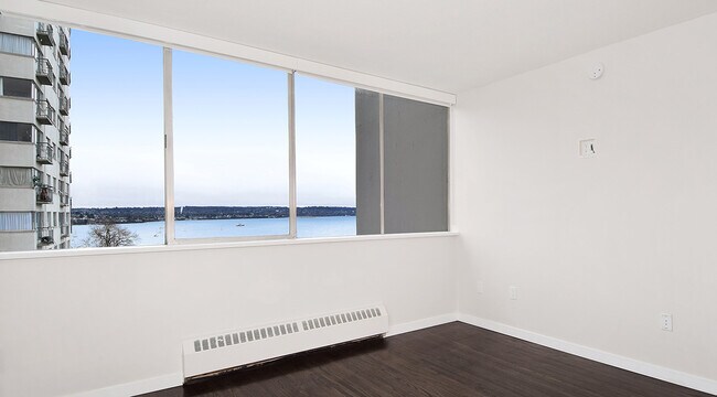 Photo du bâtiment - English Bay Tower