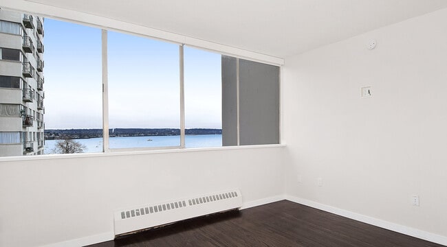 Photo du bâtiment - English Bay Tower