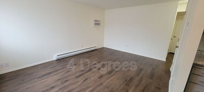 Building Photo - 39 E Westview Ave