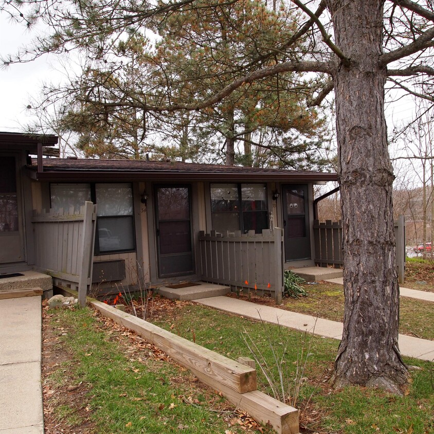 Primary Photo - 34 Apple Run Ln
