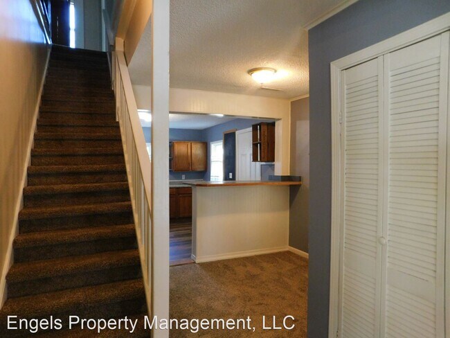 Building Photo - 5 br, 2 bath House - 326 Main