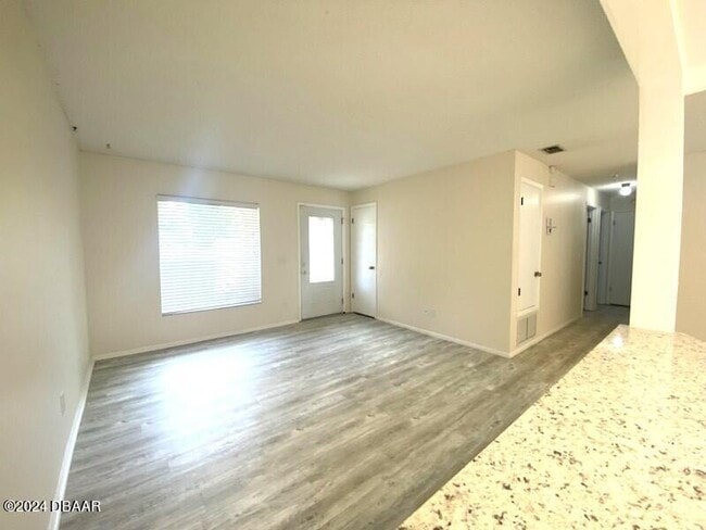 Building Photo - 1027 Tompkins Dr