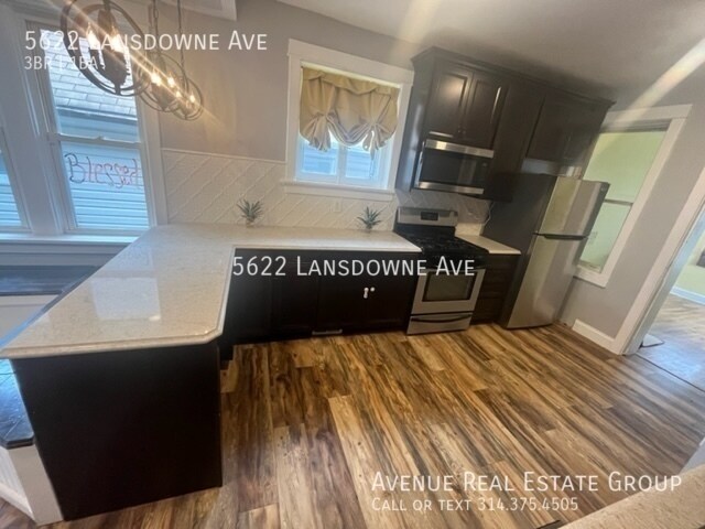 Foto del edificio - 5622 Lansdowne Ave