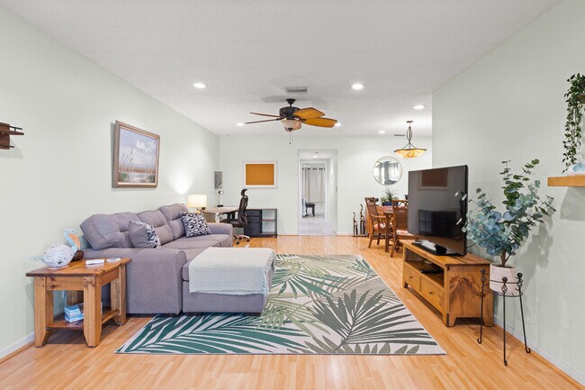 Foto del edificio - 1766 Lakefront Blvd