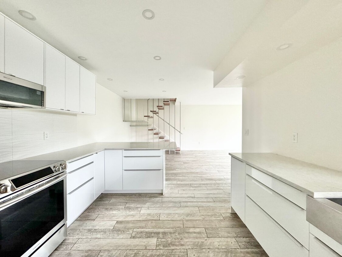 Primary Photo - 3Bd/2.5Ba Located in University City!