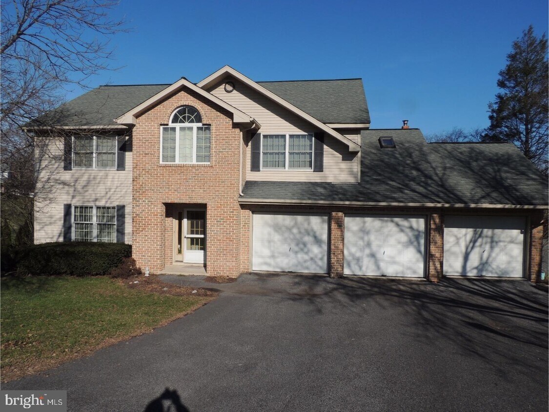 715 Pinewood Cir, Pottsville, PA 17901 House Rental in Pottsville, PA