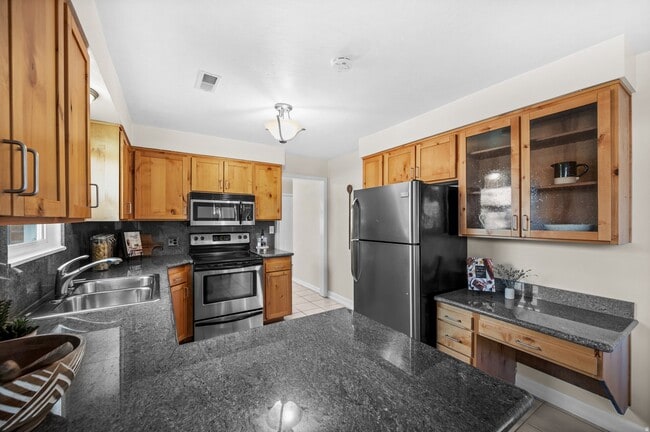 Photo - 1420 Spring Ln (Holladay, UT) Apartment