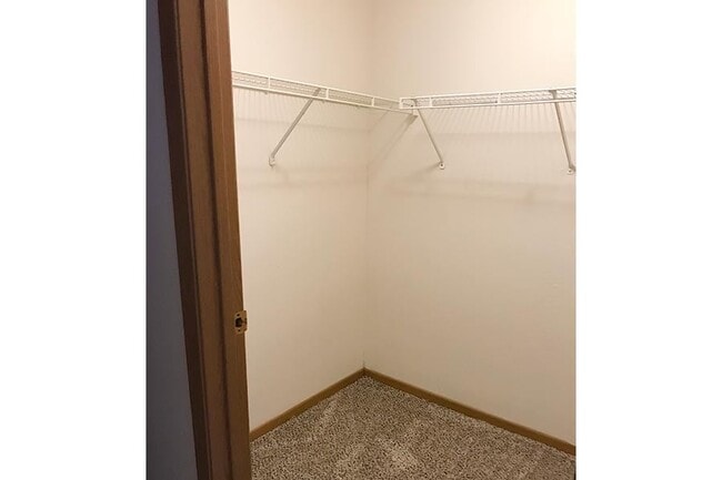 Building Photo - SUNDANCE MARSHALLTOWN APARTMENTS