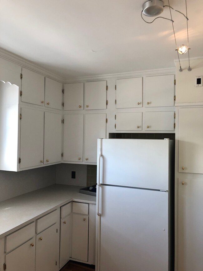 kitchen - 375 Fisher Rd