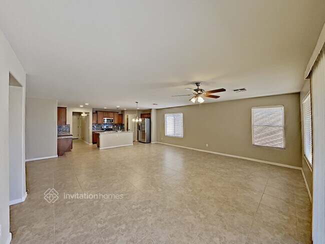 Building Photo - 928 W Desert Canyon Dr