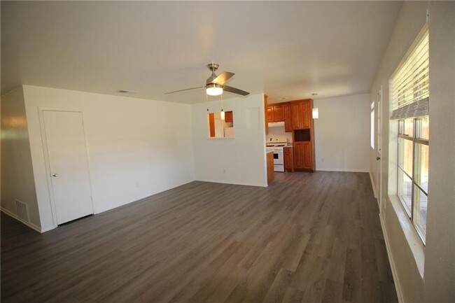 Building Photo - 718 Wales Way