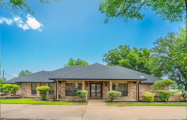 Building Photo - 4501 Ridge North Rd
