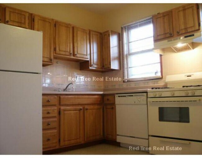 Building Photo - 49 Beech Glen St