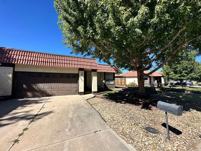 Completely Remodeled 4 Bed Home With Finis... - Completely Remodeled 4 Bed Home With Finis...