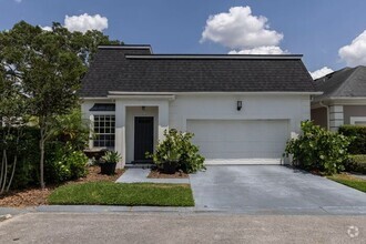Building Photo - 907 Sussex Close