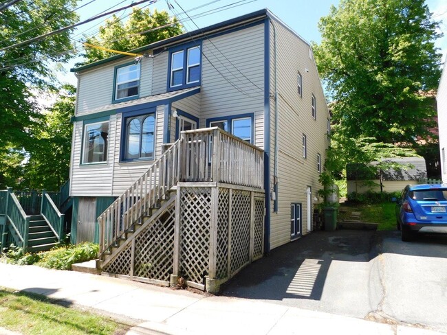Building Photo - 2546 Brunswick St