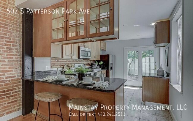 Building Photo - 3 Bedroom Rowhome with Rooftop Deck, Patio...