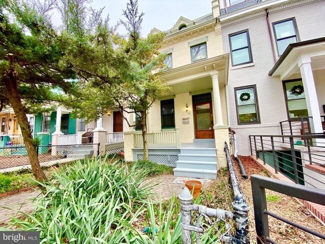 Photo - 140 Bryant St NW Townhome